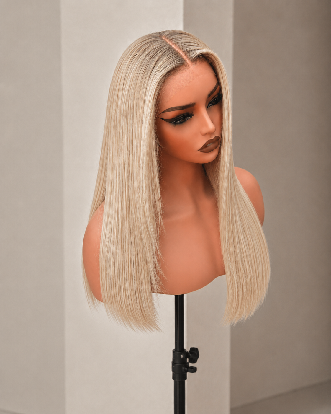 LUCIA 18 INCH - Lived In Blonde - Human Hair Wig