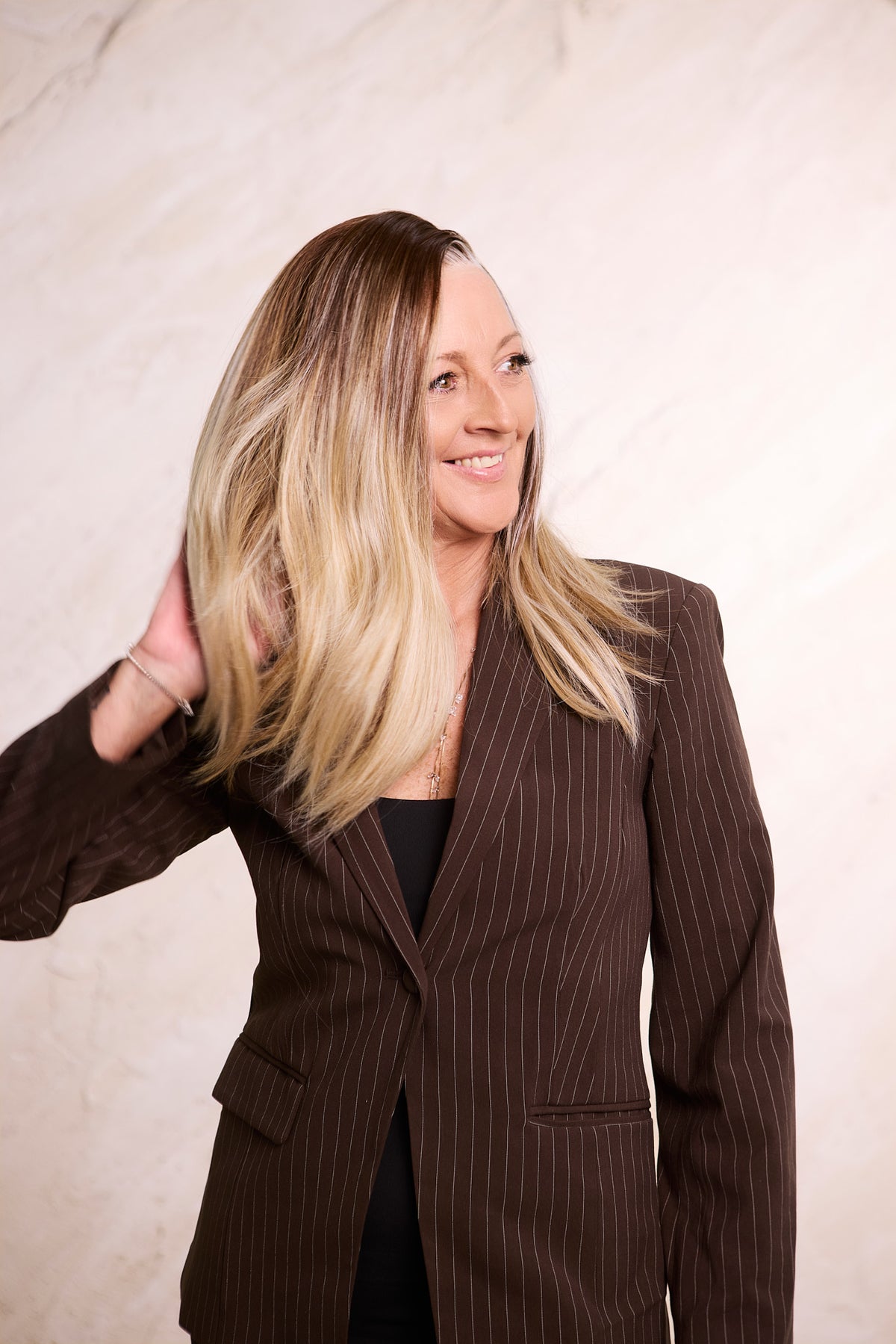 Genesis Hand Tied™ 16" - Golden Bronde