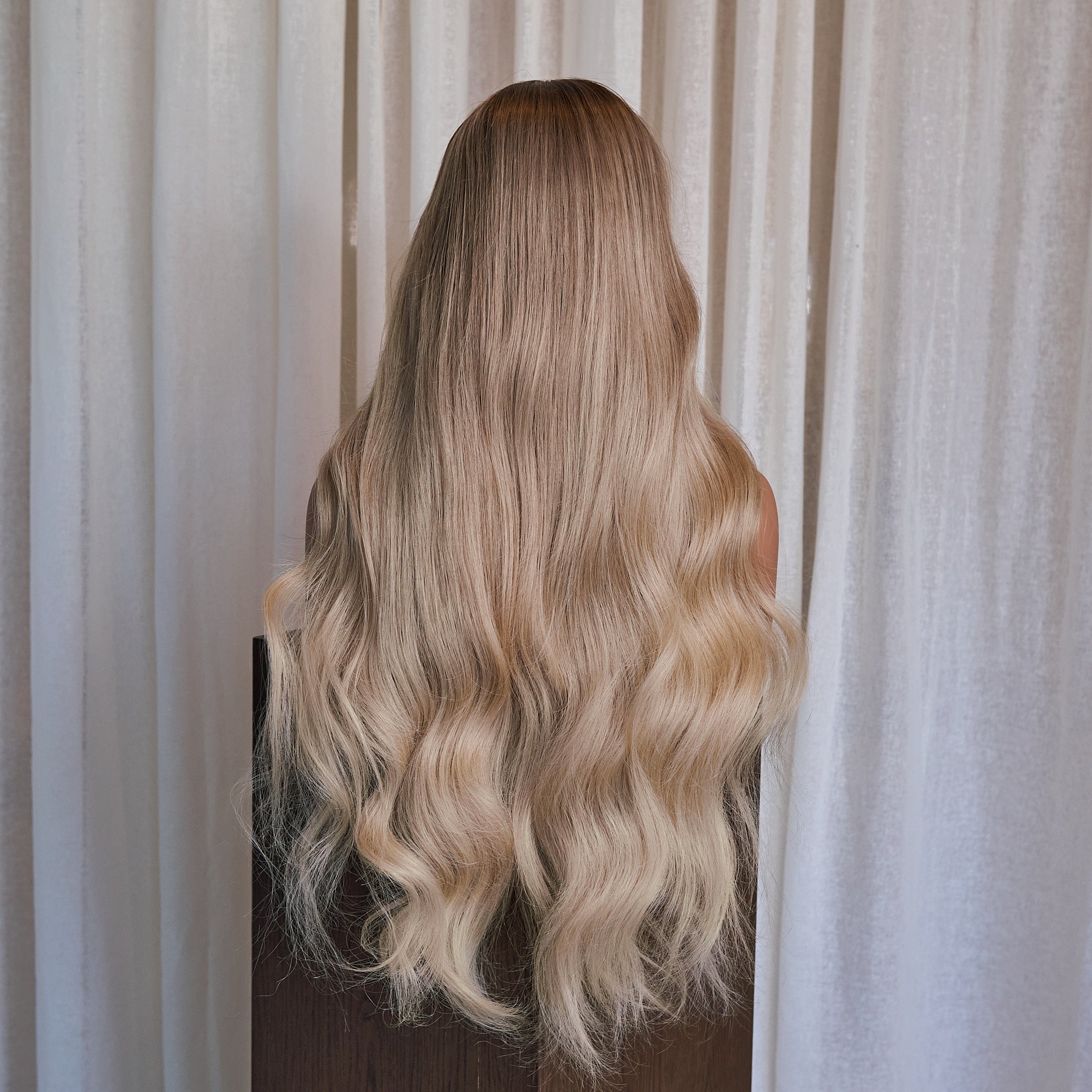 PAYTON 26 INCH - Lived In Blonde - Human Hair Wig