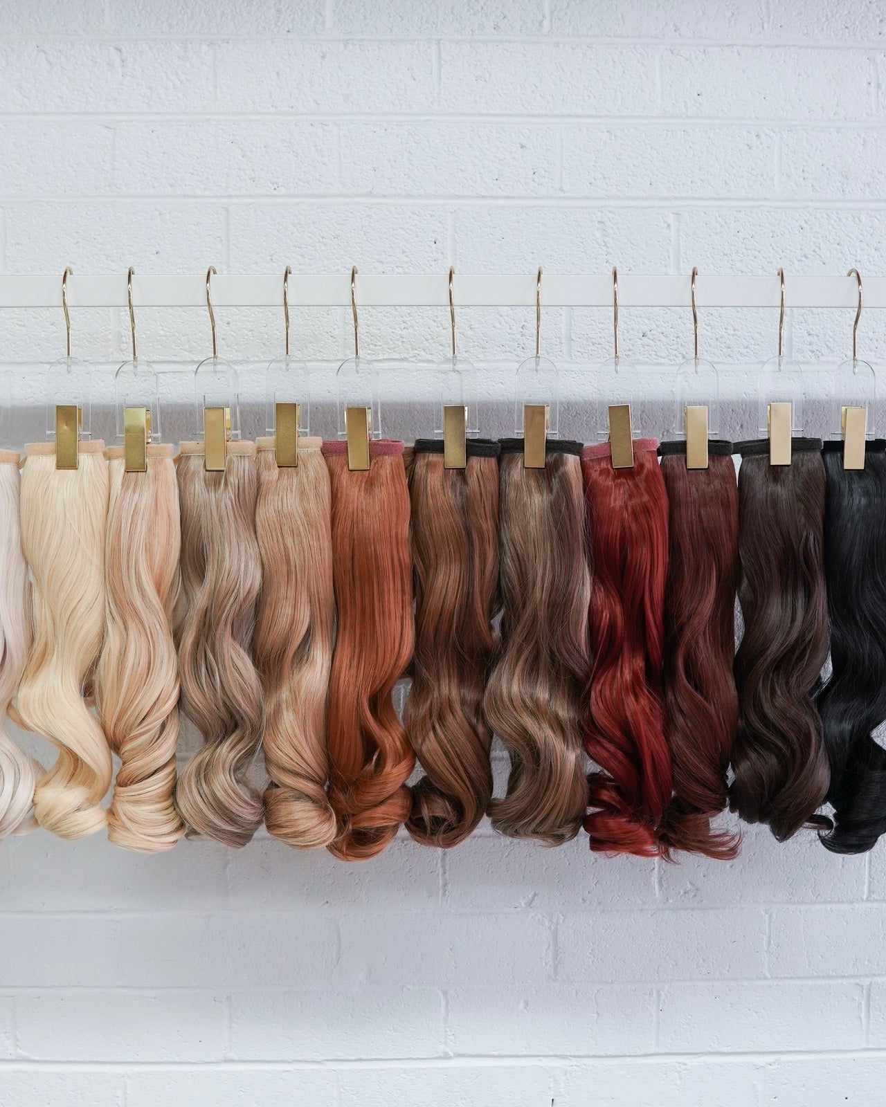 ABBY Synthetic 16” Loose Curl Ponytail - Milk & Honey Wigs