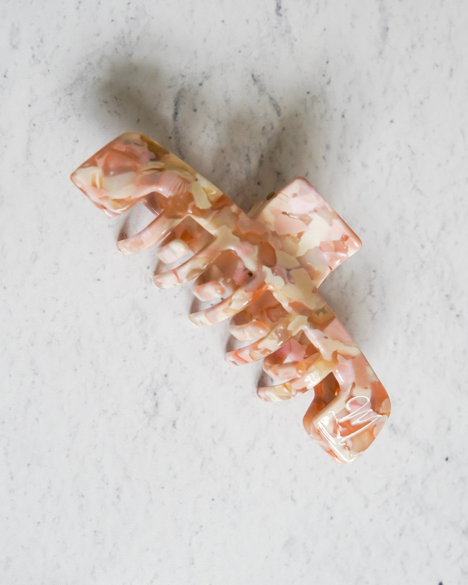 CLAW CLIP - Pink Opal - Milk & Honey Wigs