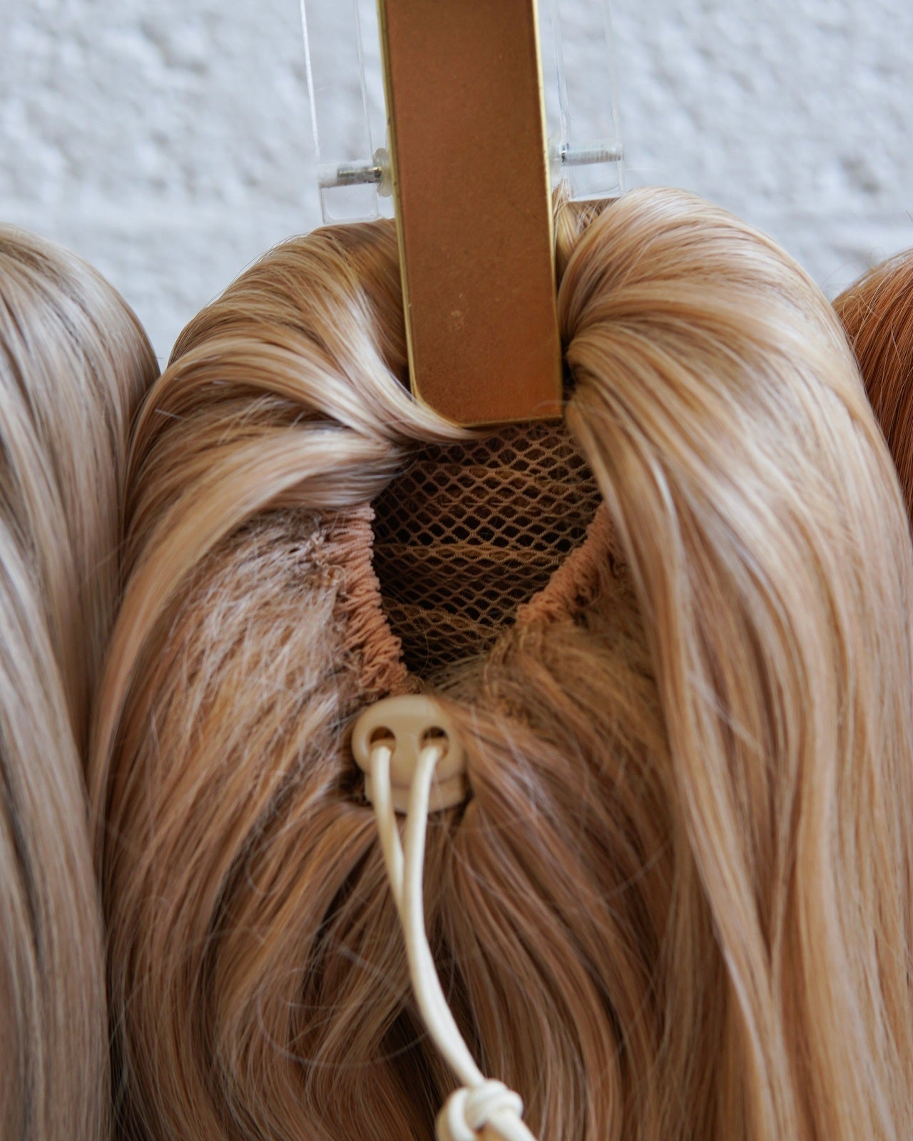 HOLLYWOOD Synthetic 24” Loose Curl Ponytail - Milk & Honey Wigs