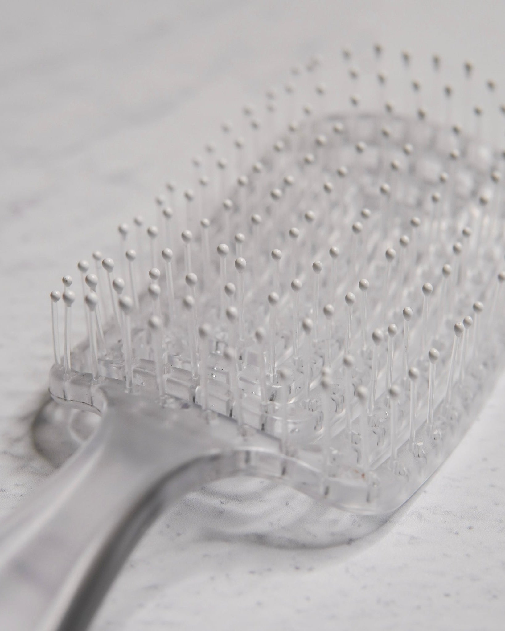 RECTANGLE DETANGLE BRUSH - Clear ( Travel Size ) - Milk & Honey Wigs