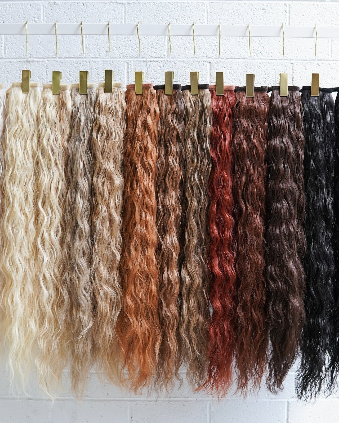 YASMIN Synthetic 32” Wavy Ponytail - Milk & Honey Wigs