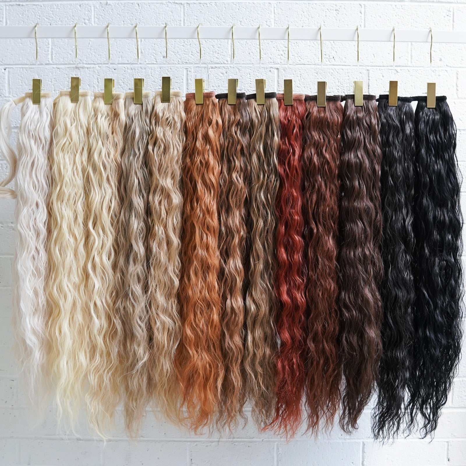 YASMIN Synthetic 32” Wavy Ponytail - Milk & Honey Wigs