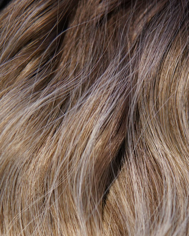 ELIZA Synthetic 18” Ombre Wavy Ponytail - Milk & Honey Wigs