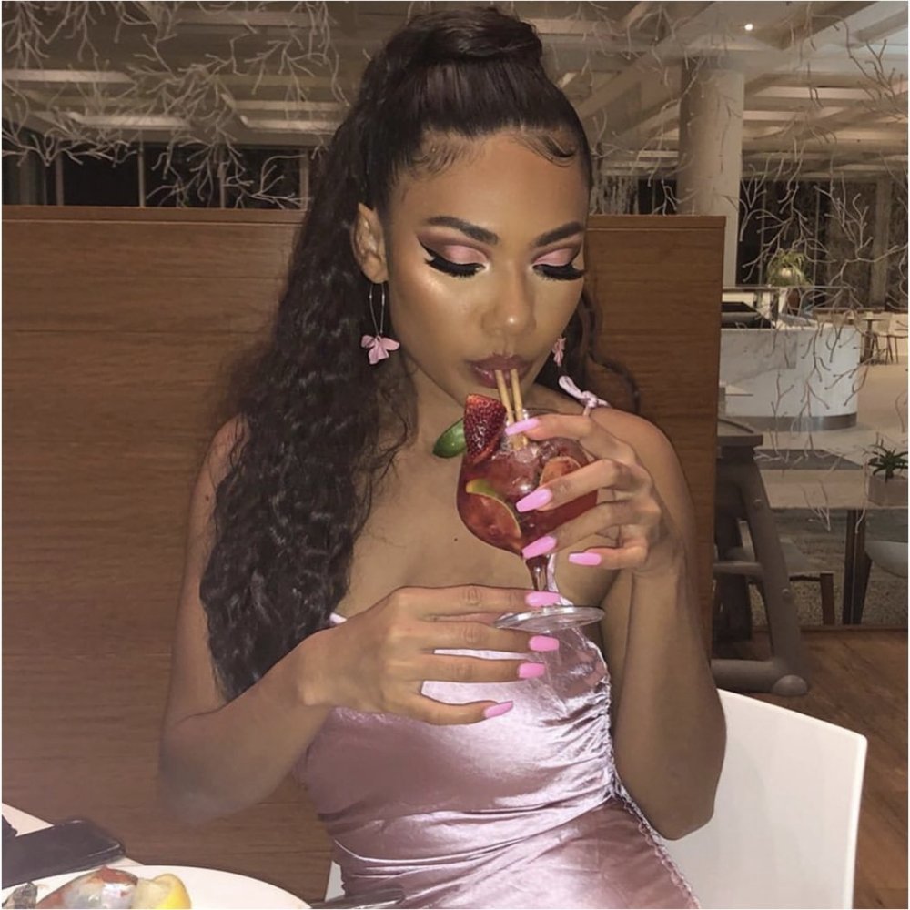 TEGAN wavy synthetic ponytail, 26 inch | Milk & Honey Wigs