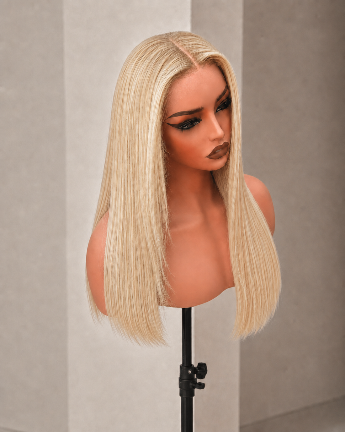 LOLA 18 INCH - Lived In Blonde - Human Hair Wig