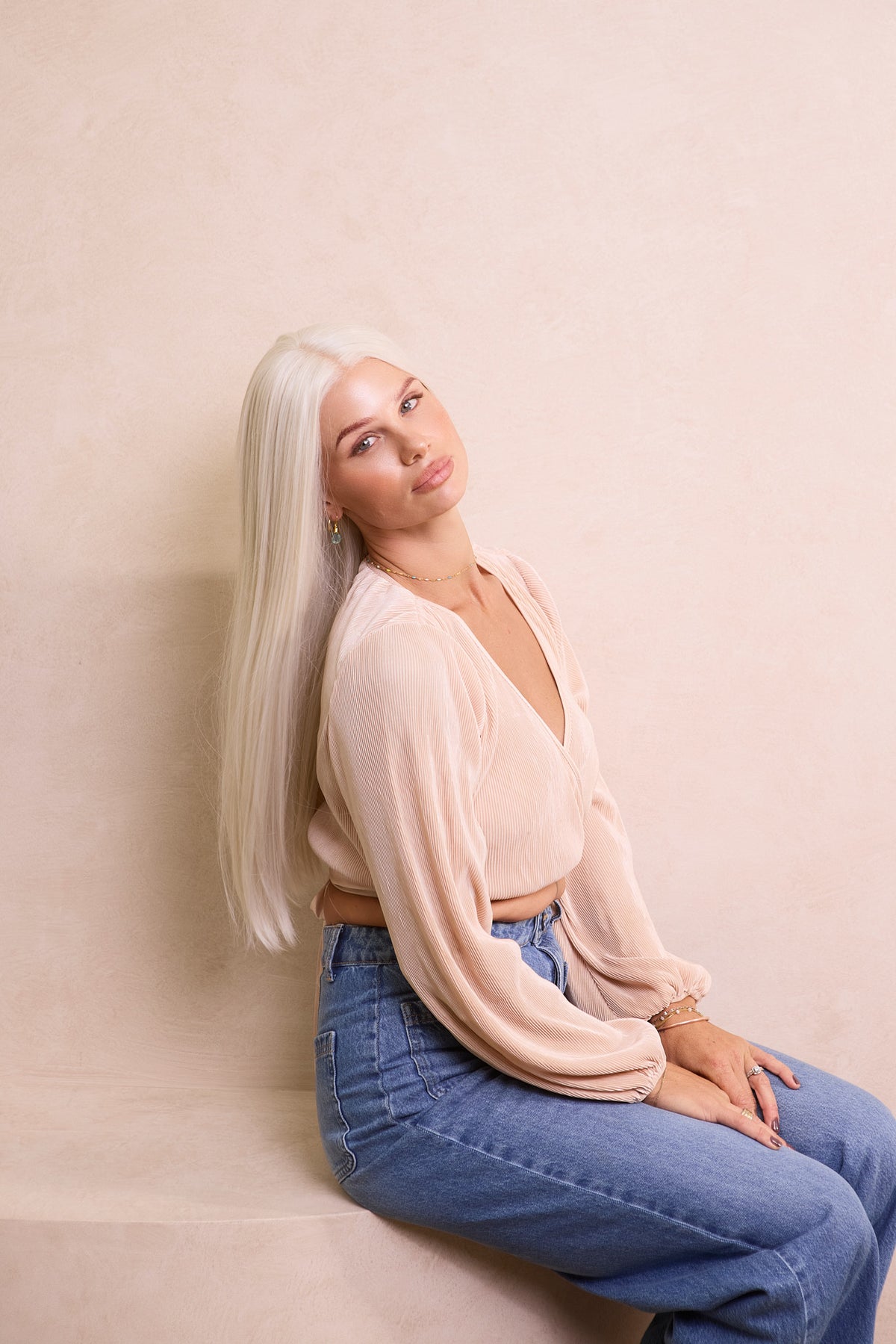 Genesis Hand Tied™ 22" Wig - Arctic Blonde
