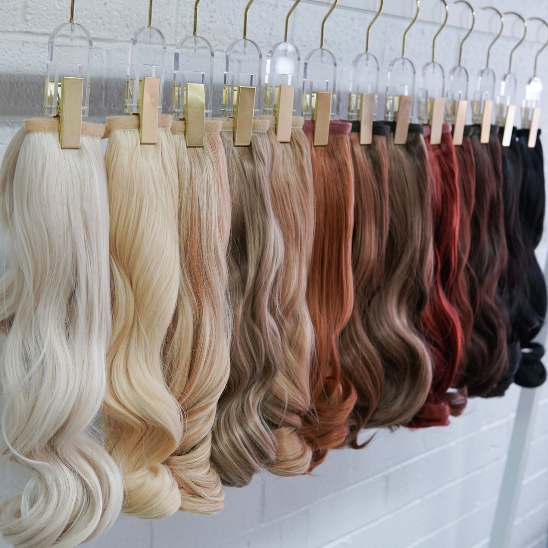 ABBY Synthetic 16” Loose Curl Ponytail - Milk &amp; Honey Wigs