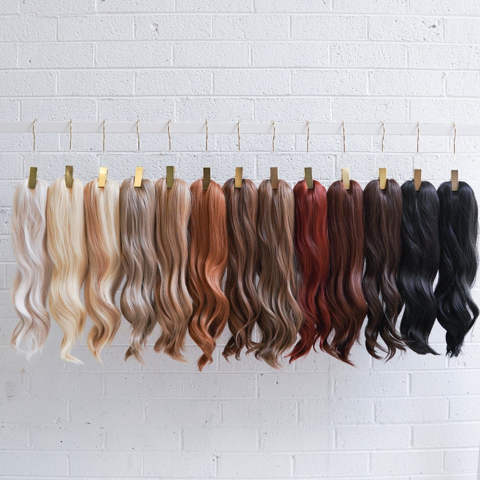 HOLLYWOOD synthetic loose curl ponytail, 24 inch | Milk &amp; Honey Wigs