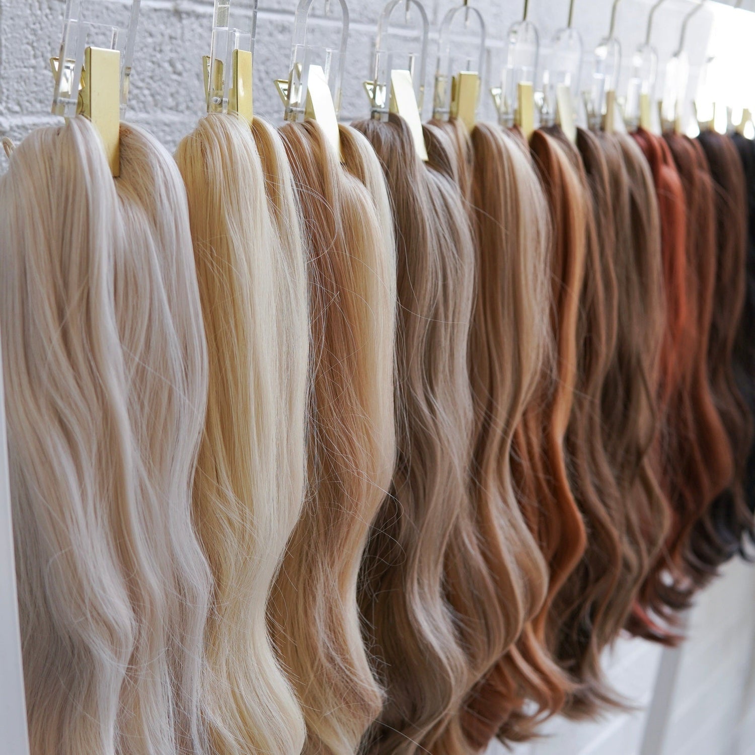 HOLLYWOOD Synthetic 24” Loose Curl Ponytail - Milk &amp; Honey Wigs