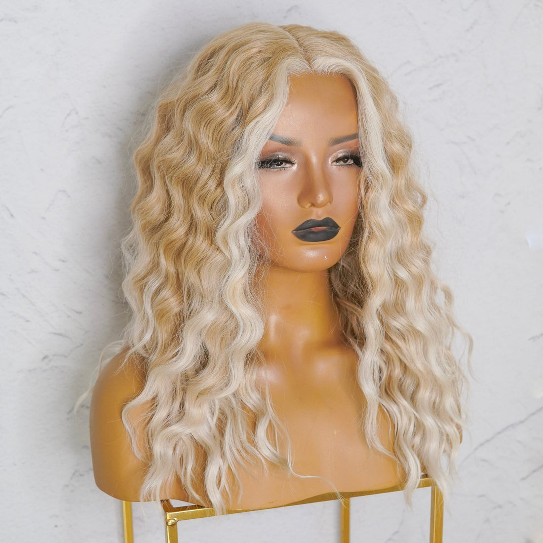 LILY 20&quot; Frosted Blonde Lace Front Wig - Milk &amp; Honey Wigs