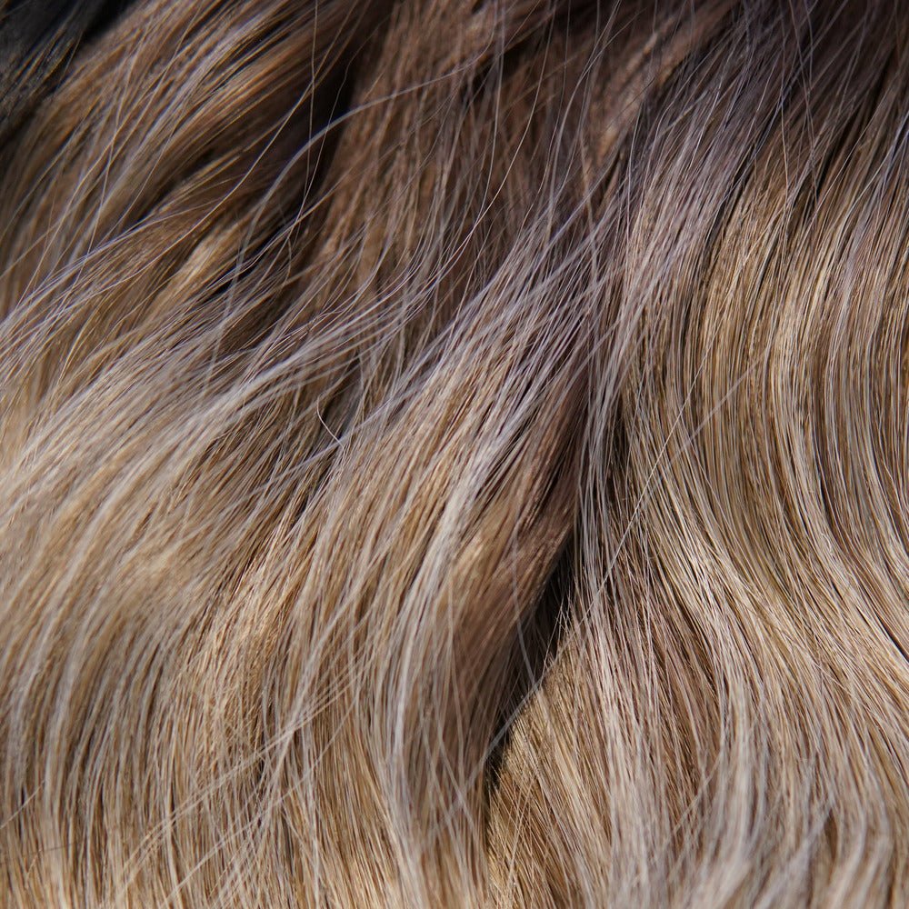 ELIZA Synthetic 18” Ombre Wavy Ponytail
