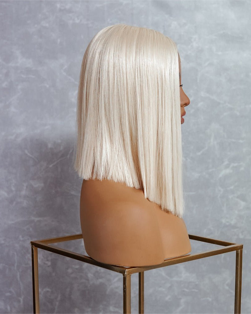 LAURA Blonde Lace Front Wig - Milk & Honey