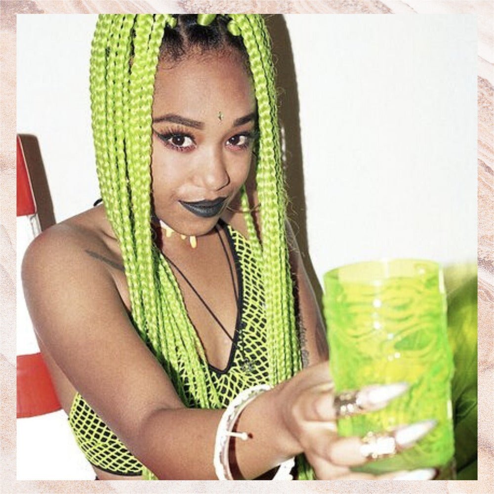 LIMELIGHT NEON 24&quot; - Milk &amp; Honey Wigs